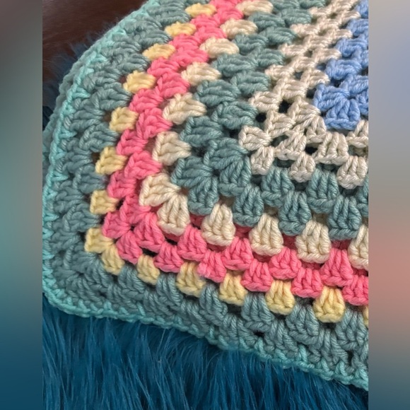 VINTAGE Homemade crochet baby blanket. Cottagecore, grandparentcore, Earthy - Picture 2 of 4